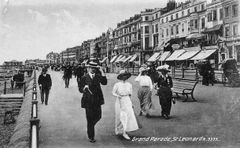 Grand-Parade-on-a-windy-day.-1915.